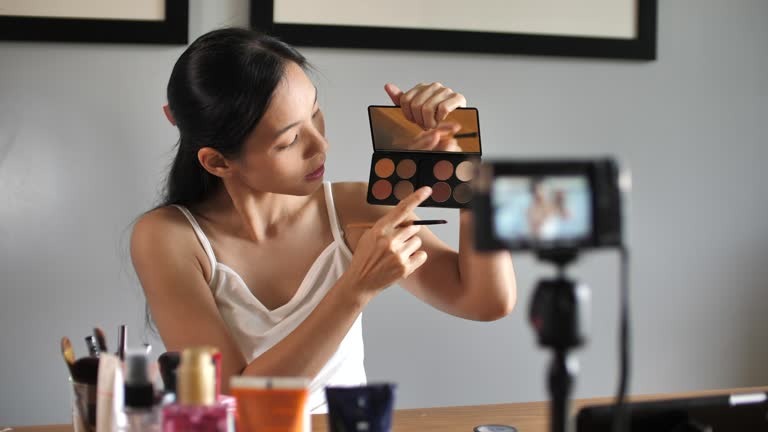 You are currently viewing How to Start as a Beauty Streamer With Live Makeup Tutorials