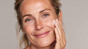 Read more about the article What To Expect From Anti-Aging Products Over 3 To 6 Months?