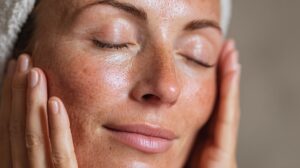 Read more about the article Skincare Trends 2026 – Products And Routines People Actually Use